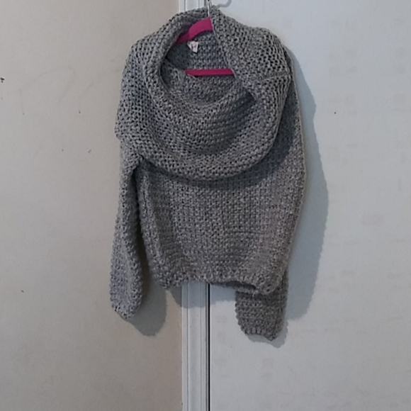 Sweater - Picture 1 of 2